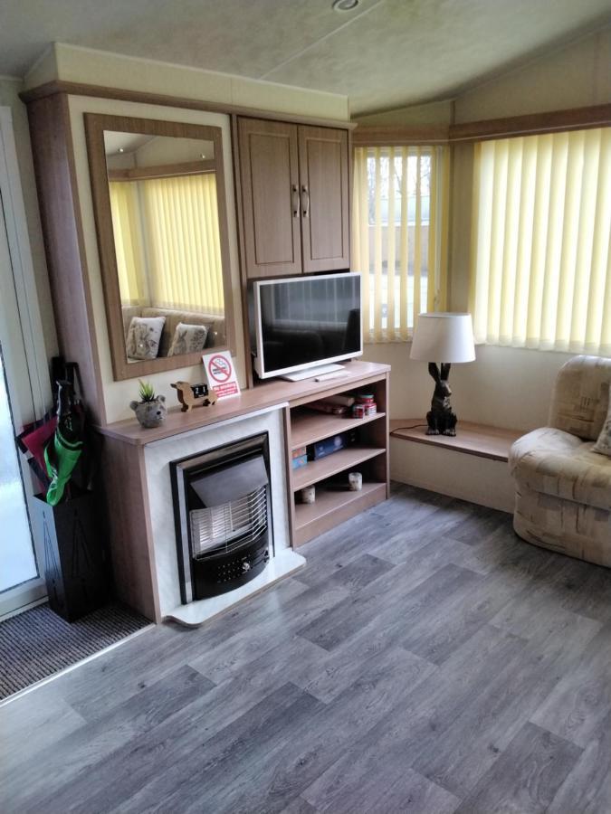 19 Laurel Close Highly Recommended 6 Berth Holiday Home With Hot Tub In Prime Location Tattershall Bagian luar foto