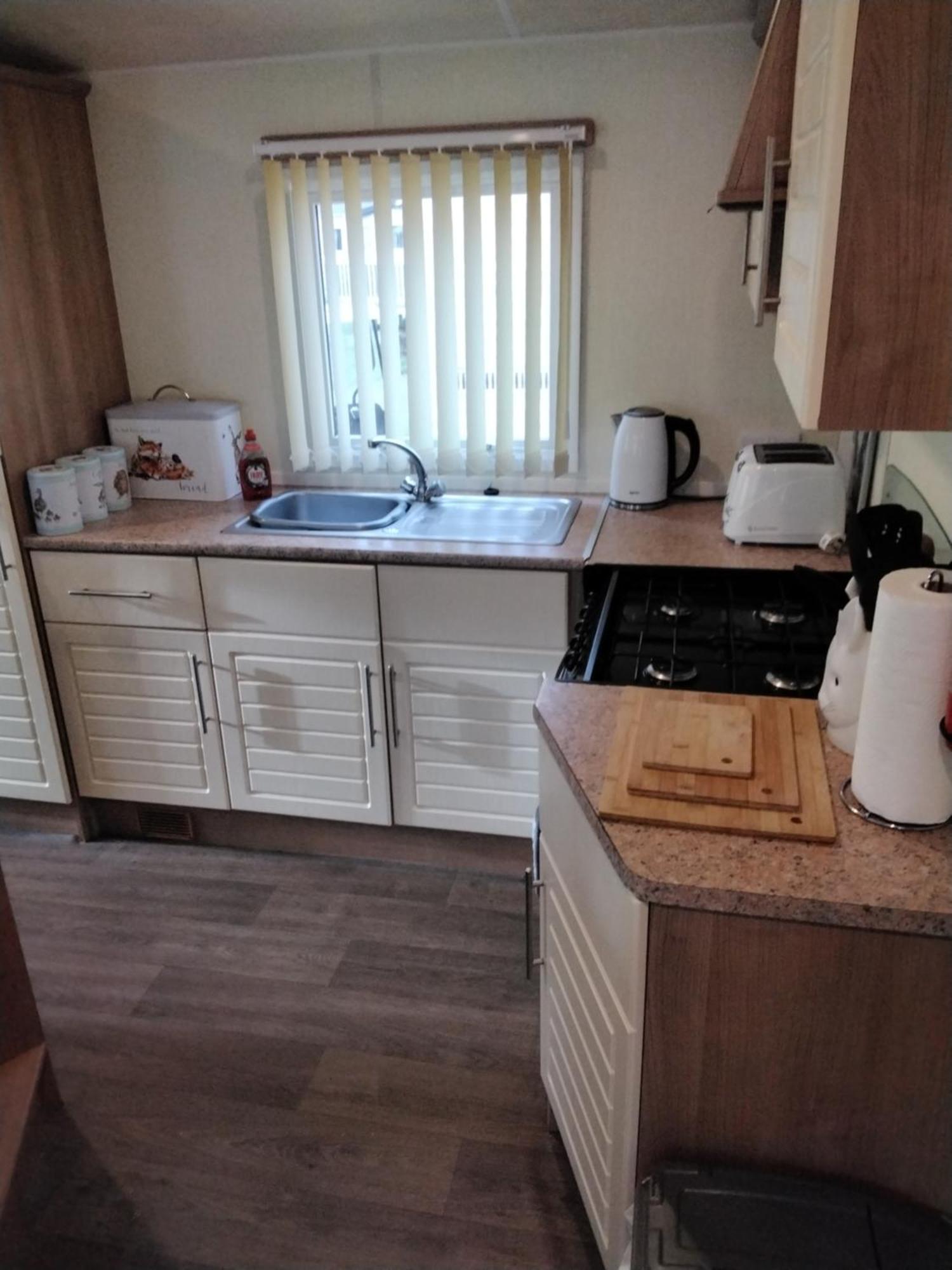 19 Laurel Close Highly Recommended 6 Berth Holiday Home With Hot Tub In Prime Location Tattershall Bagian luar foto